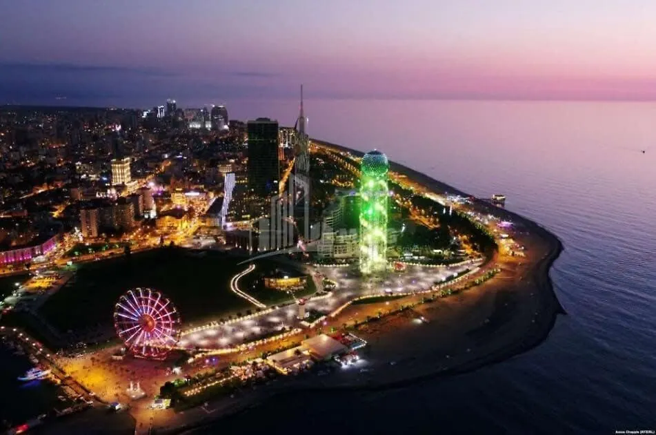 Cozy Apt In New Batumi