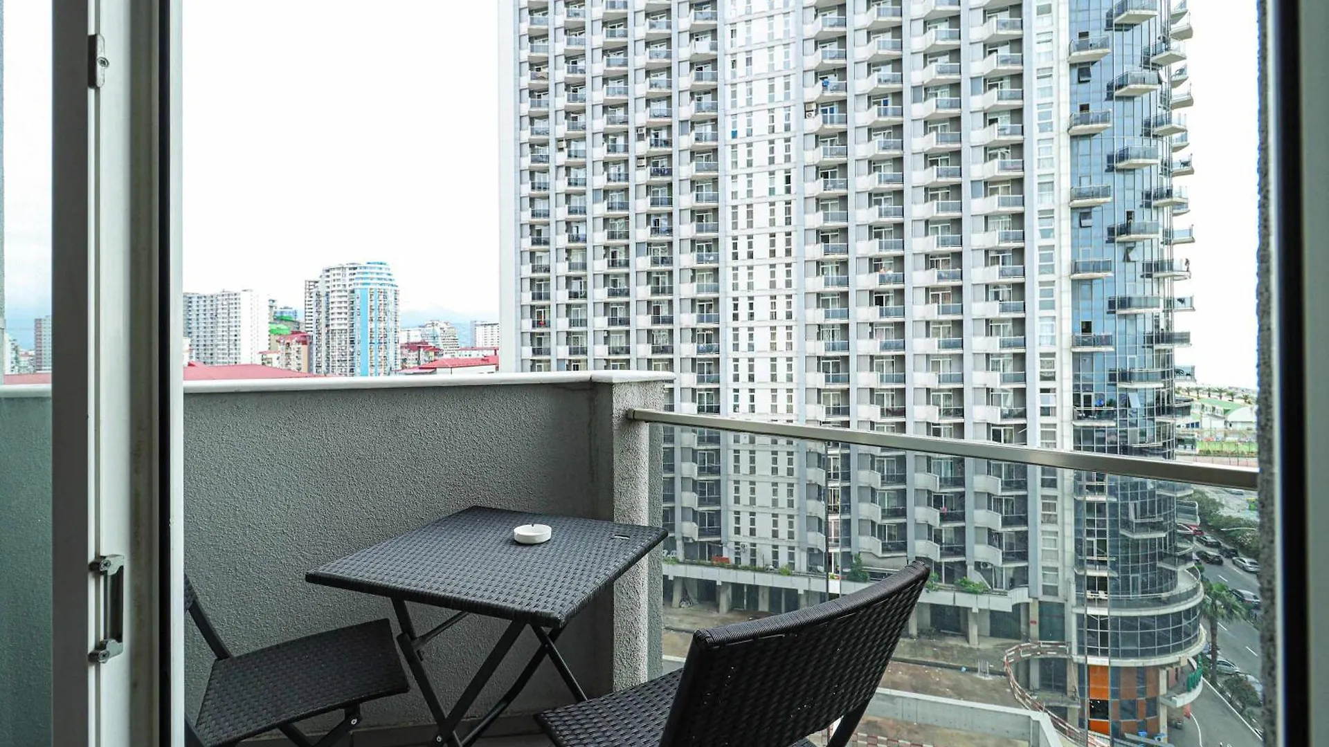 Cozy Apt In New Batumi Georgien